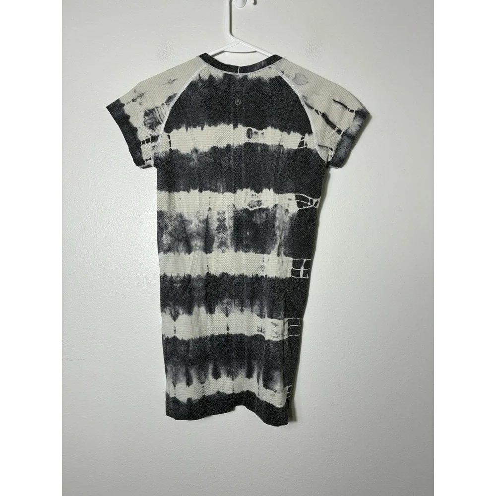 Lululemon Align Short Sleeved Tunic Top Sz 6 White/grey Tie-Dye Striped